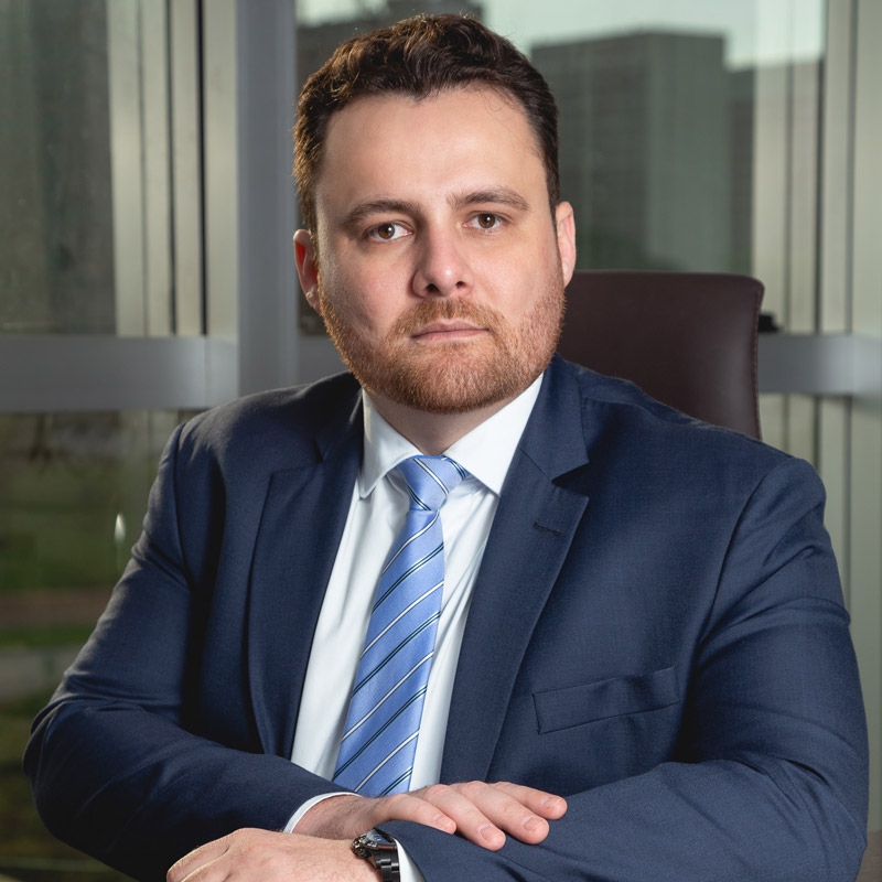 Dr. Tiago Amaro